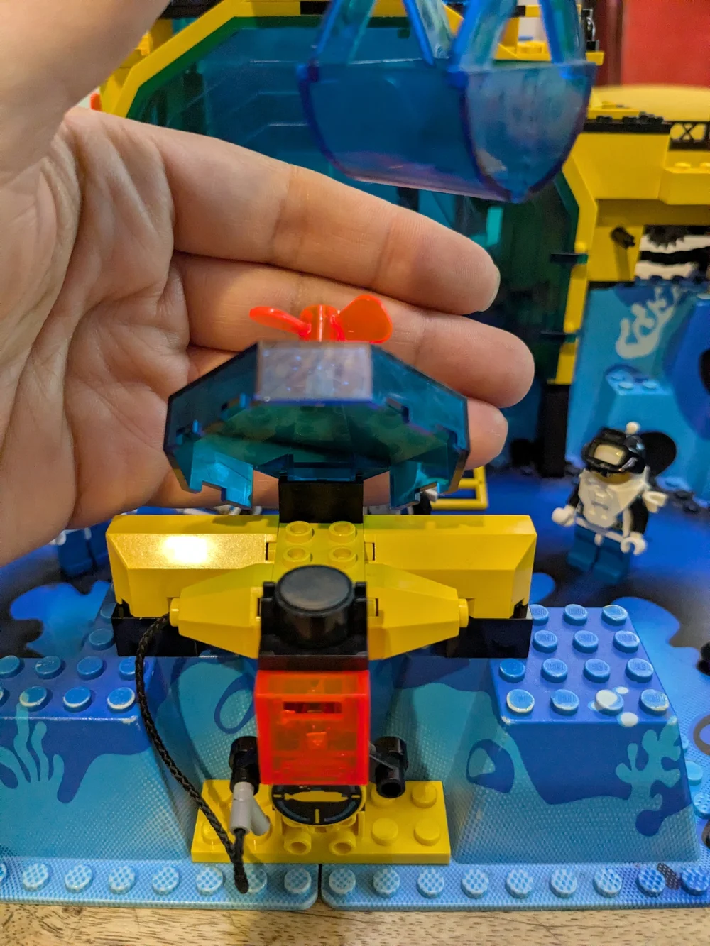LEGO 6195-1 Neptune Discovery Lab Set - RARE Blue/ Yellow